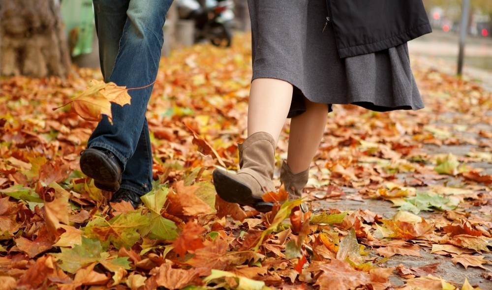 5 Best Fall Date Ideas To Try This Cozy Season