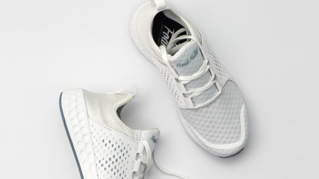 work outfits with sneakers