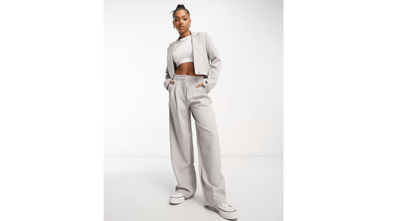 grey sweatpants outfit