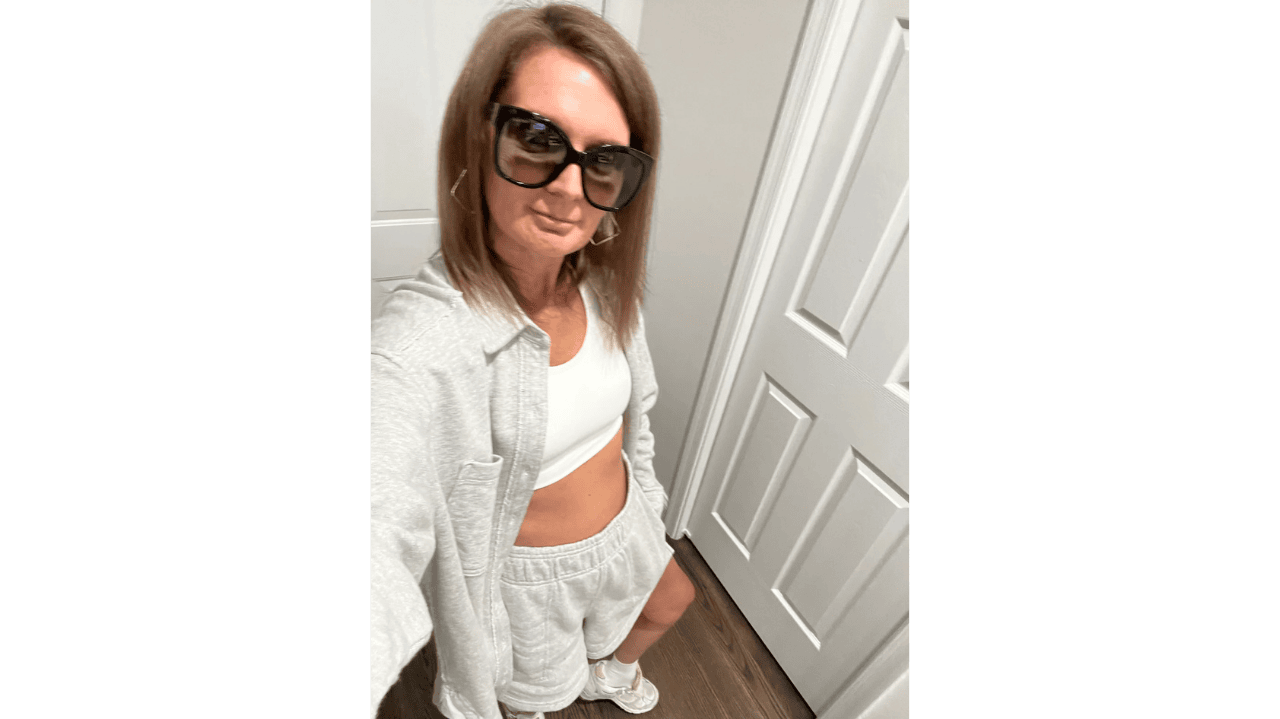 grey sweatpants outfit