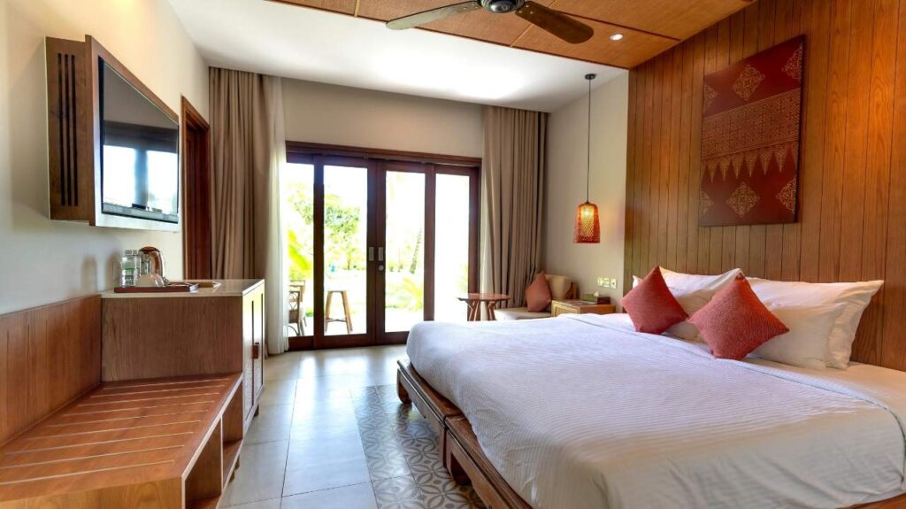 eiffel tower hotels cheap