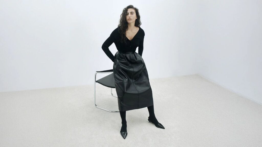 what to wear with a black skirt