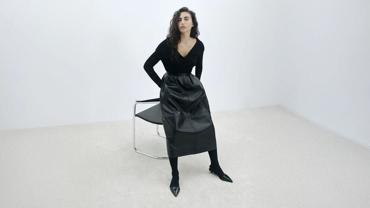 what to wear with a black skirt