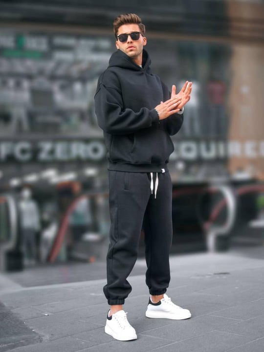 black sweatpant outfits